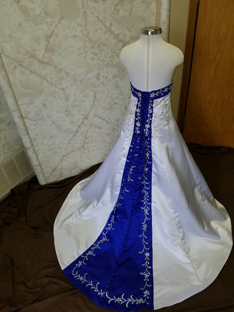 Royal blue white hot sale wedding dresses